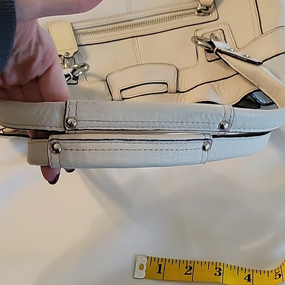 Authentic Coach handbag - Picture 11 of 14